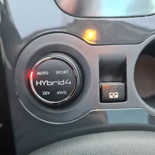 Peugeot 3008 2.0 HDi HYbrid4 AUTOMÁTICO