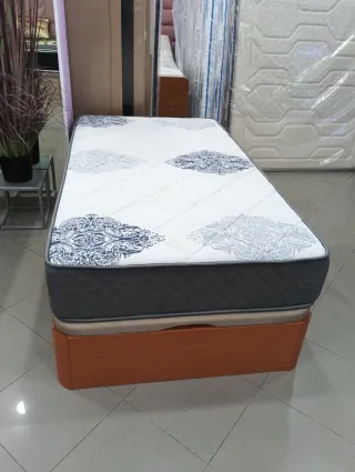 Colchón muelles ensacados y canapé madera