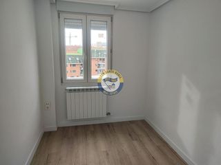 Piso en alquiler en La Chantría - La Lastra en León