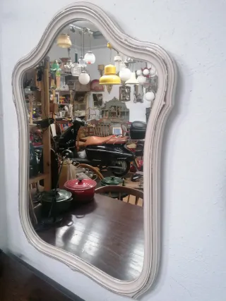 Espejo clásico vintage blanco decapado