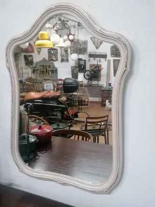 Espejo clásico vintage blanco decapado