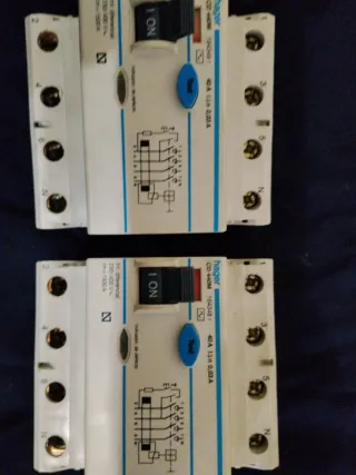 Material Eléctrico: Interruptores y Magnetotérmico