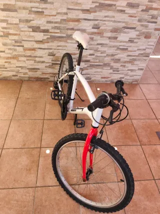 Bicicleta Montaña Blanca 21 Pulgadas