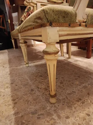 Sillón antiguo tapizado