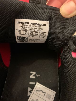 Under Armour TriBase Reign 6 Talla 45 Rojo Negro