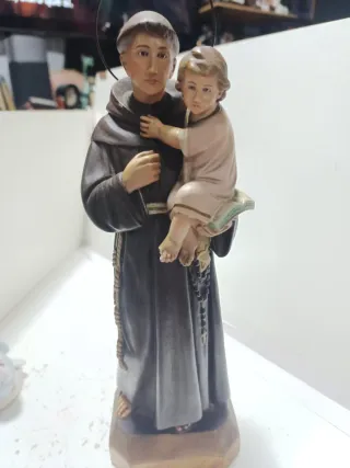San Antonio de Padua figura religiosa