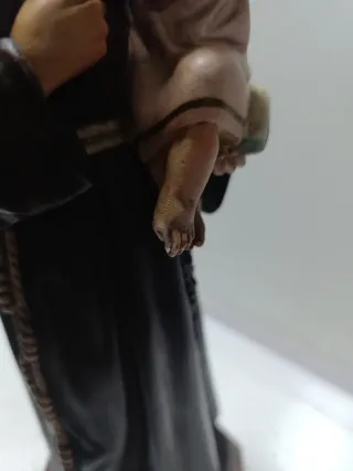 San Antonio de Padua figura religiosa