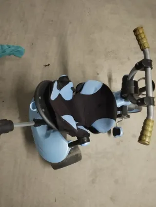 Triciclo infantil azul