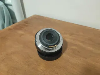 Objetivo Canon EFS 24mm f/2.8