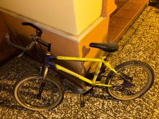 Bicicleta Montaña Amarilla