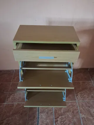 Zapatero de madera color beige/marrón