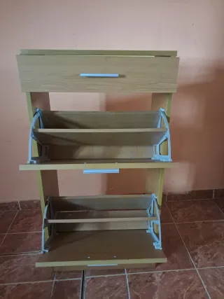 Zapatero de madera color beige/marrón