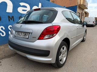 Peugeot 207 2010