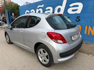 Peugeot 207 2010
