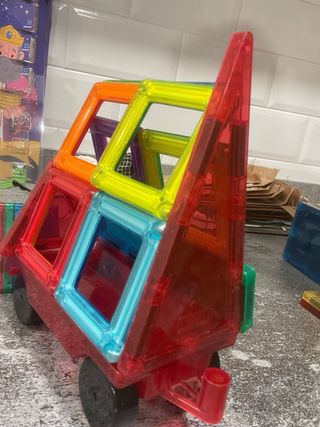 Piezas de construcción magnéticas