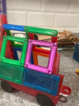 Piezas de construcción magnéticas