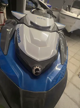 Moto Acuática Sea-Doo GTX 230