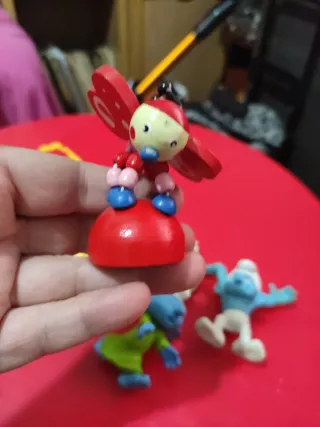 Lote de muñecos: Minion, Mickey, Pitufos