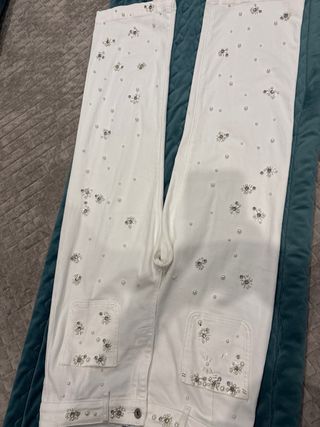 Pantalones Zac & Zoe blancos con pedrería