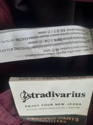 Pantalón tobillero Stradivarius morado