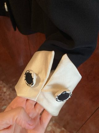 Conjunto chaqueta y vestido negro y blanco