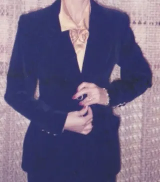 Chaqueta Negra y Dorada