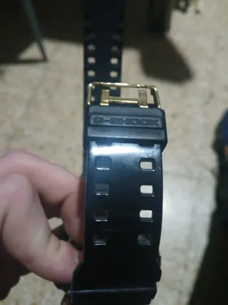 Casio G-Shock Negro y Dorado