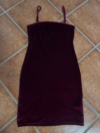 Vestido corto terciopelo burdeos talla S.