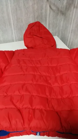 Anorak rojo con capucha y logo N