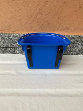 Mangiatoia blu per cavalli