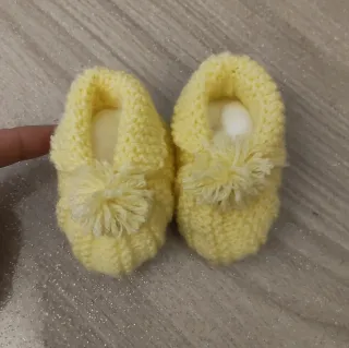 Scarpette neonato/neonato in lana gialla