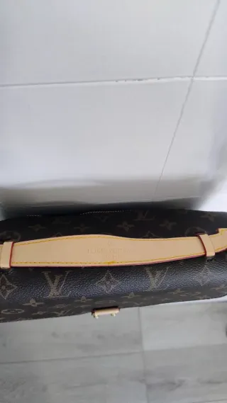 Borsa Louis Vuitton tracolla mano