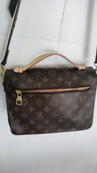 Borsa Louis Vuitton tracolla mano