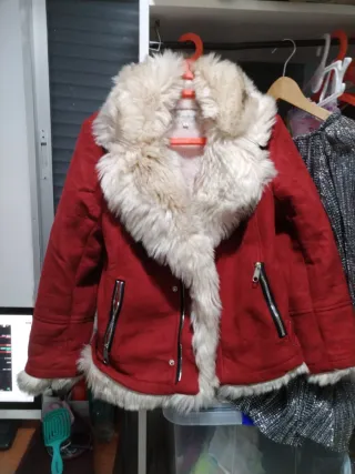 Chaqueta roja con pelo Talla S