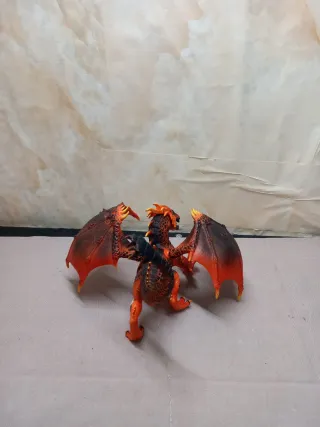 Statuetta Drago rosso e nero con ali