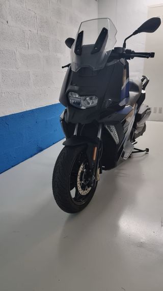 BMW C400X Scooter