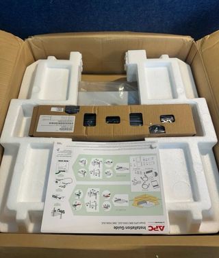 SAI APC Smart-UPS 1500VA SMC15001-2UC