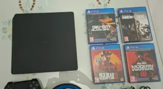 PS4 Slim Negra + 2 Mandos + 4 Juegos