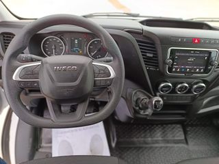 IVECO DAILY 3.0 CHASIS CAJA CERRADA CON TRAMPILLA