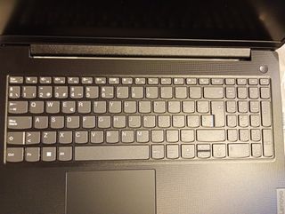 Portátil Lenovo V15 G4 i5-13420H 16GB/512GB