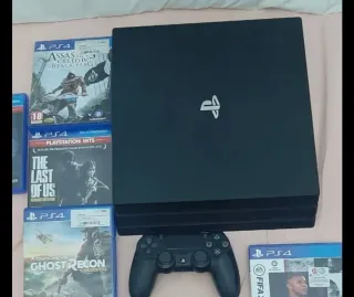 Console PS4 Pro Nera + 4 Giochi