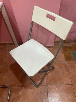 Lote Mesa y 4 Sillas Plegables en rosa o blanco