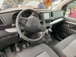 Peugeot Traveller 2018