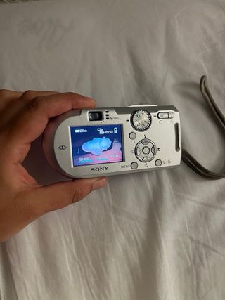 Cámara Sony Cybershot DSC-P150
