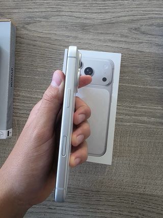 iPhone 17 Pro + Funda Nomad + Protector