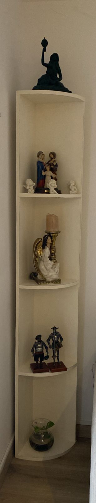 Esquinero blanco vintage