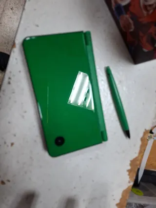 Nintendo DSi XL Verde