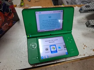 Nintendo DSi XL Verde