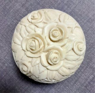 Caja decorada con rosas