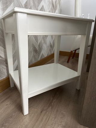 Mesa auxiliar Ikea cristal y madera